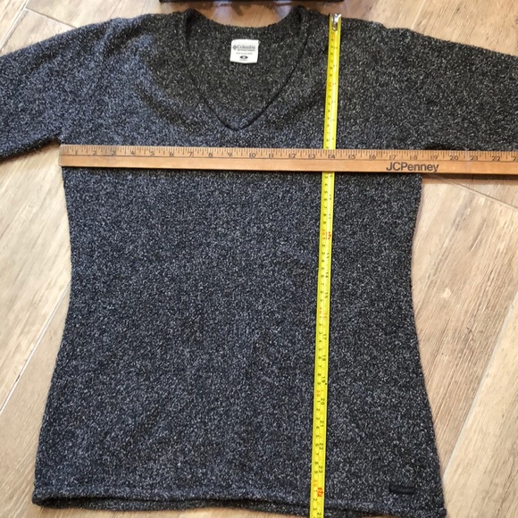 SOLD Columbia Sweater in Heathered Charcoal Gray - Picture 8 of 9